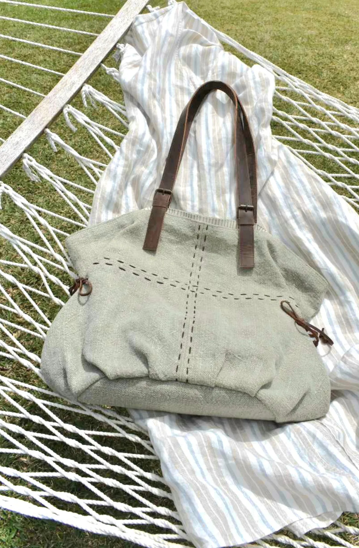 4 Points of the Compass, stonewashed jute shouder bag