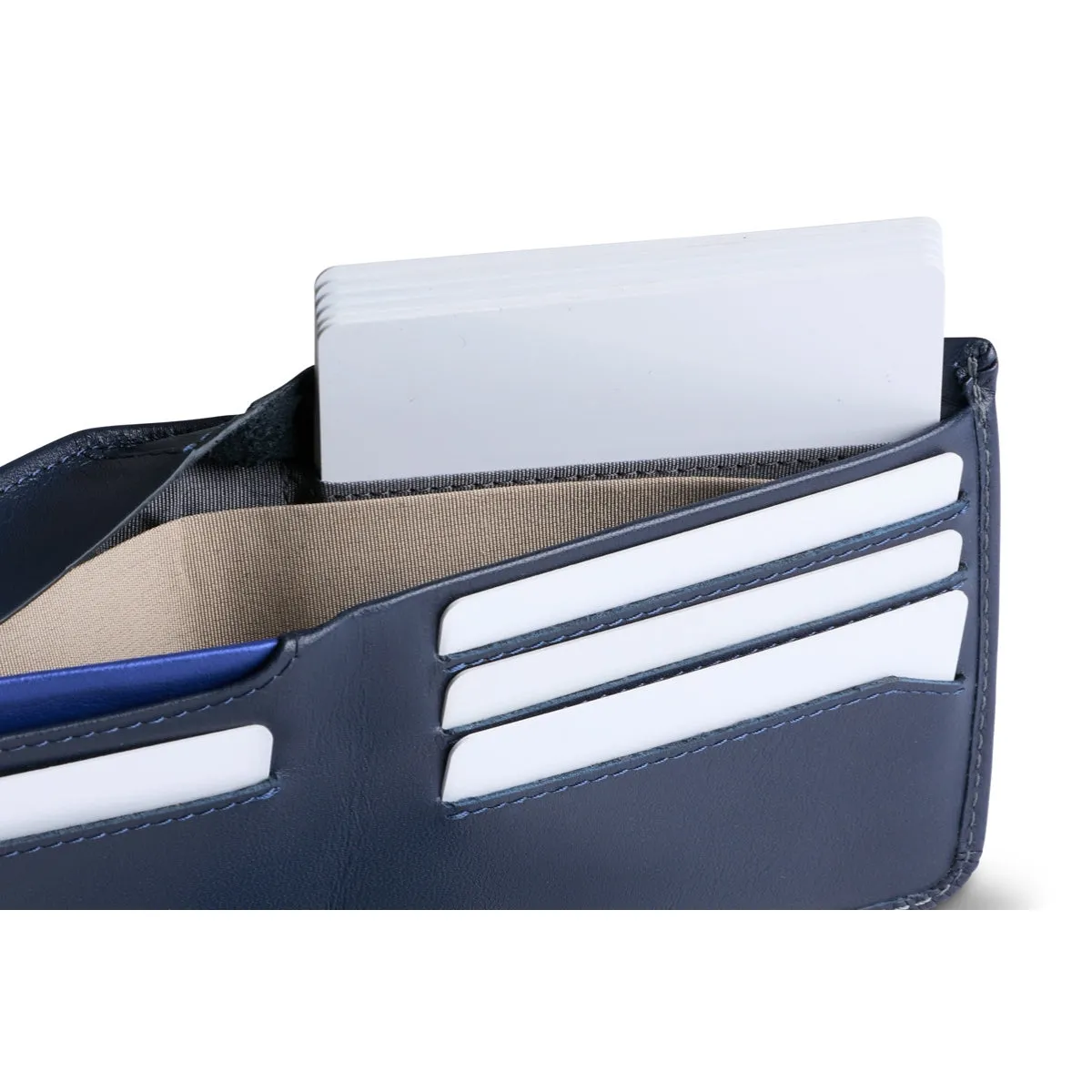 Bellroy Hide & Seek Hi in Navy