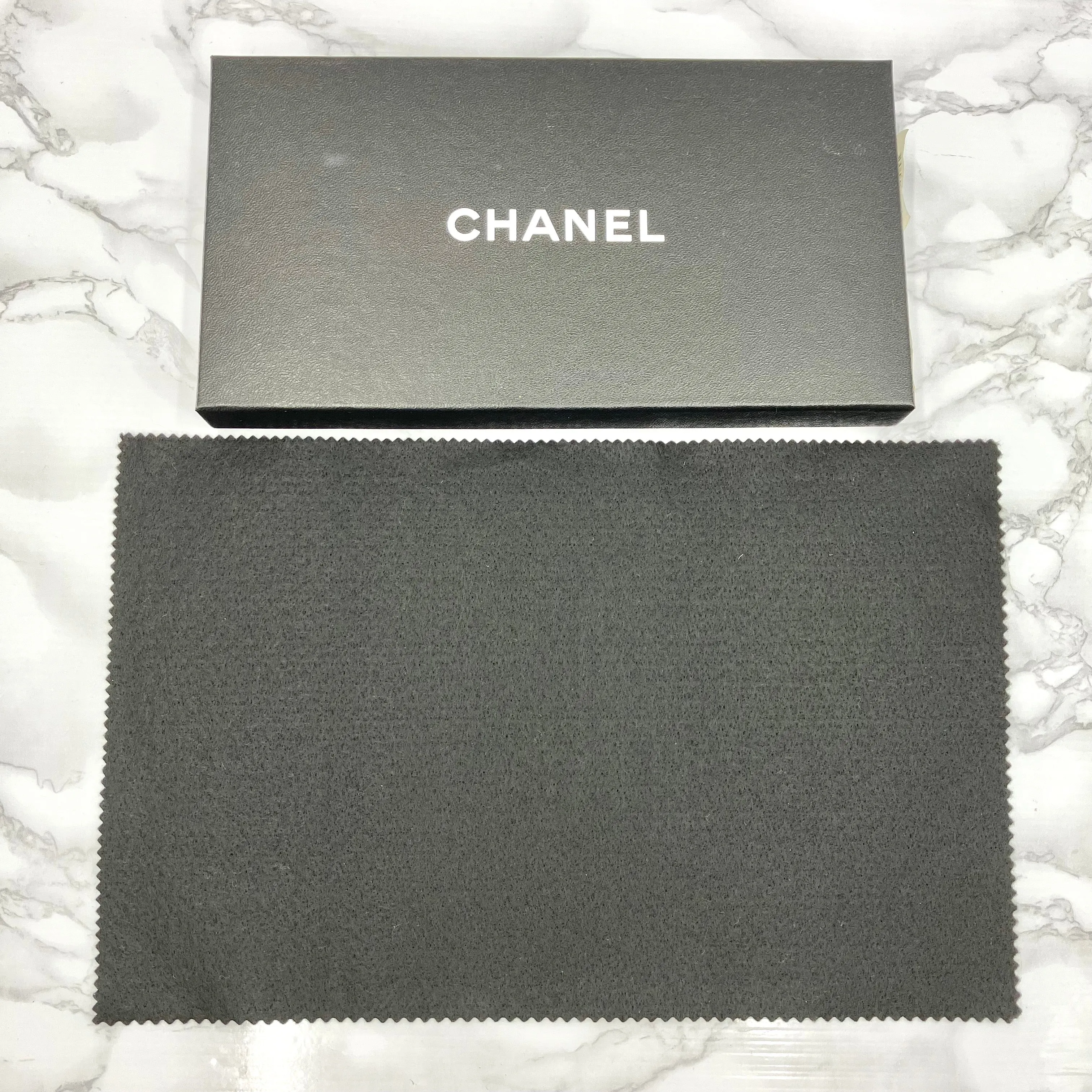 CHANEL Filigree Caviar Skin long wallet