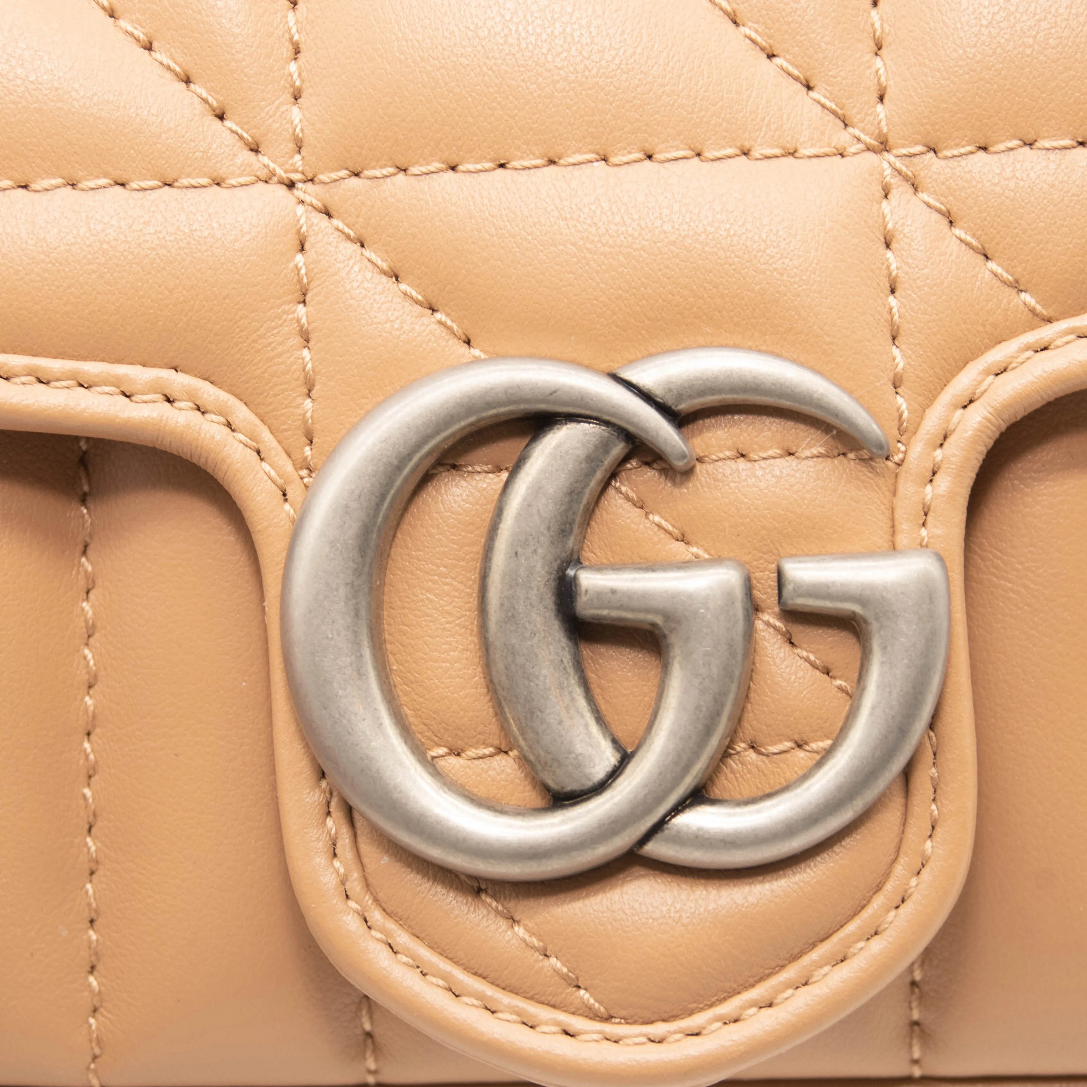 GUCCI MARMONT  GG SUPER MINI ROSE BEIGE MATELASSE LEATHER SHOULDER BAG