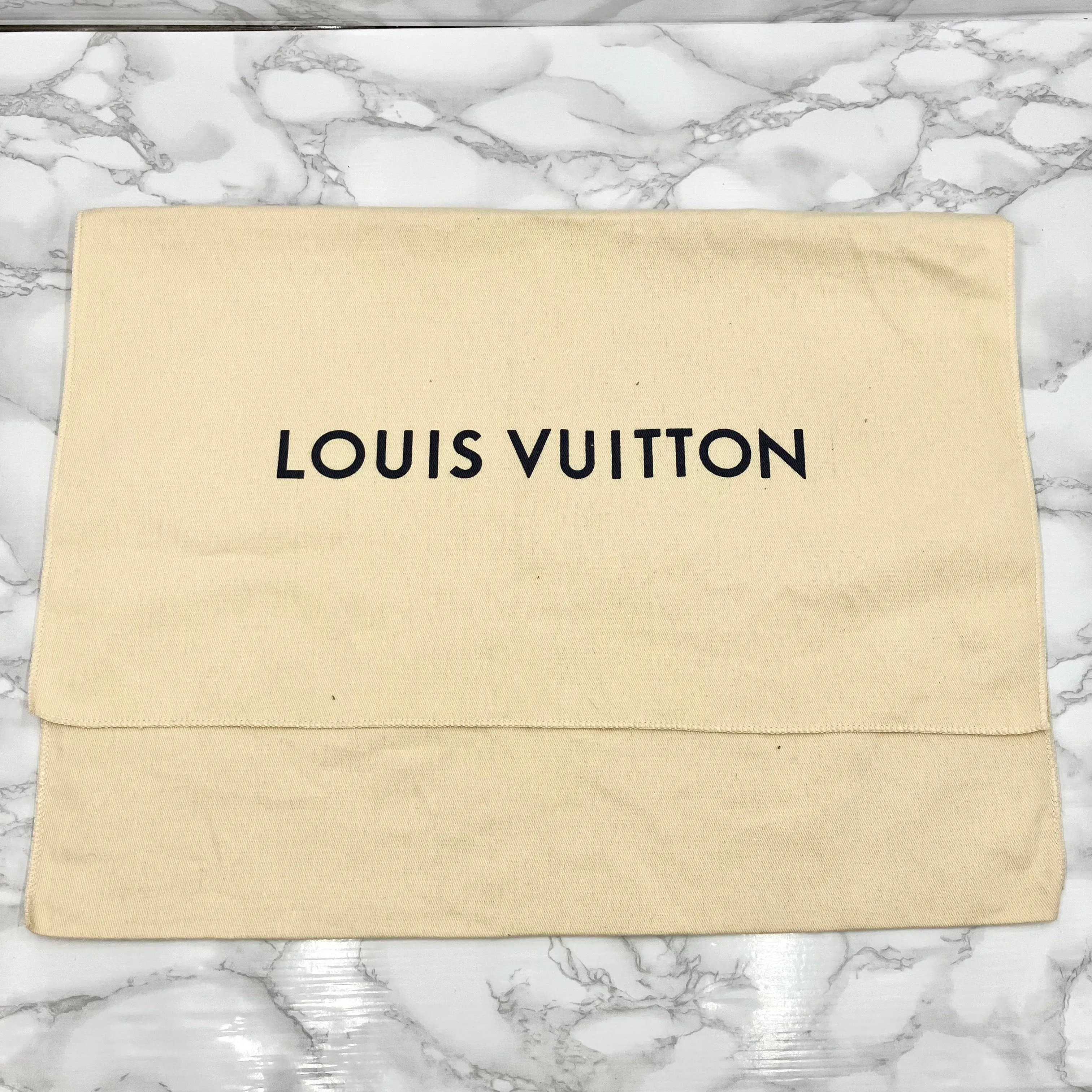 LOUIS VUITTON Epi Kleber