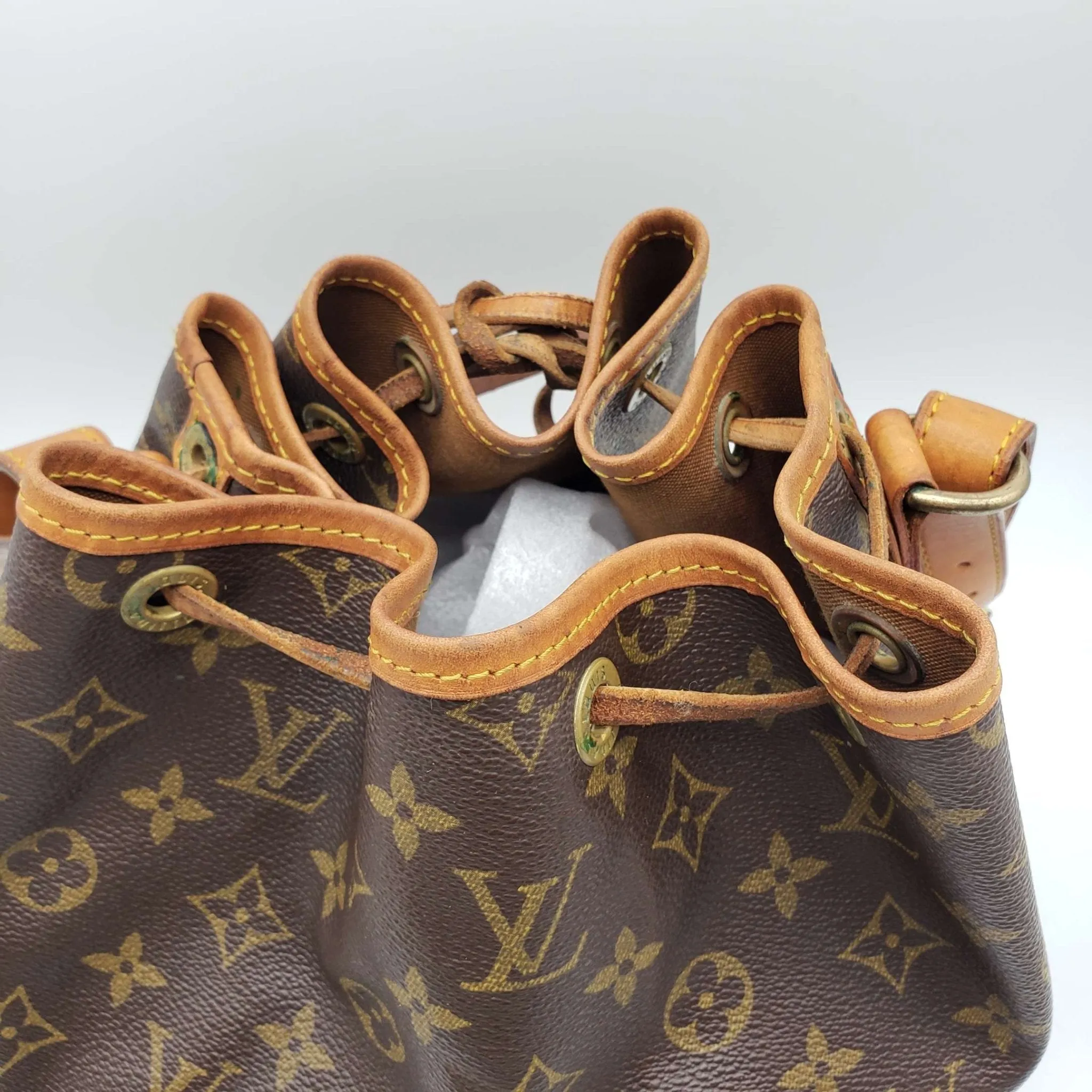 LOUIS VUITTON MONOGRAM PETIT NOE DRAWSTRING BAG