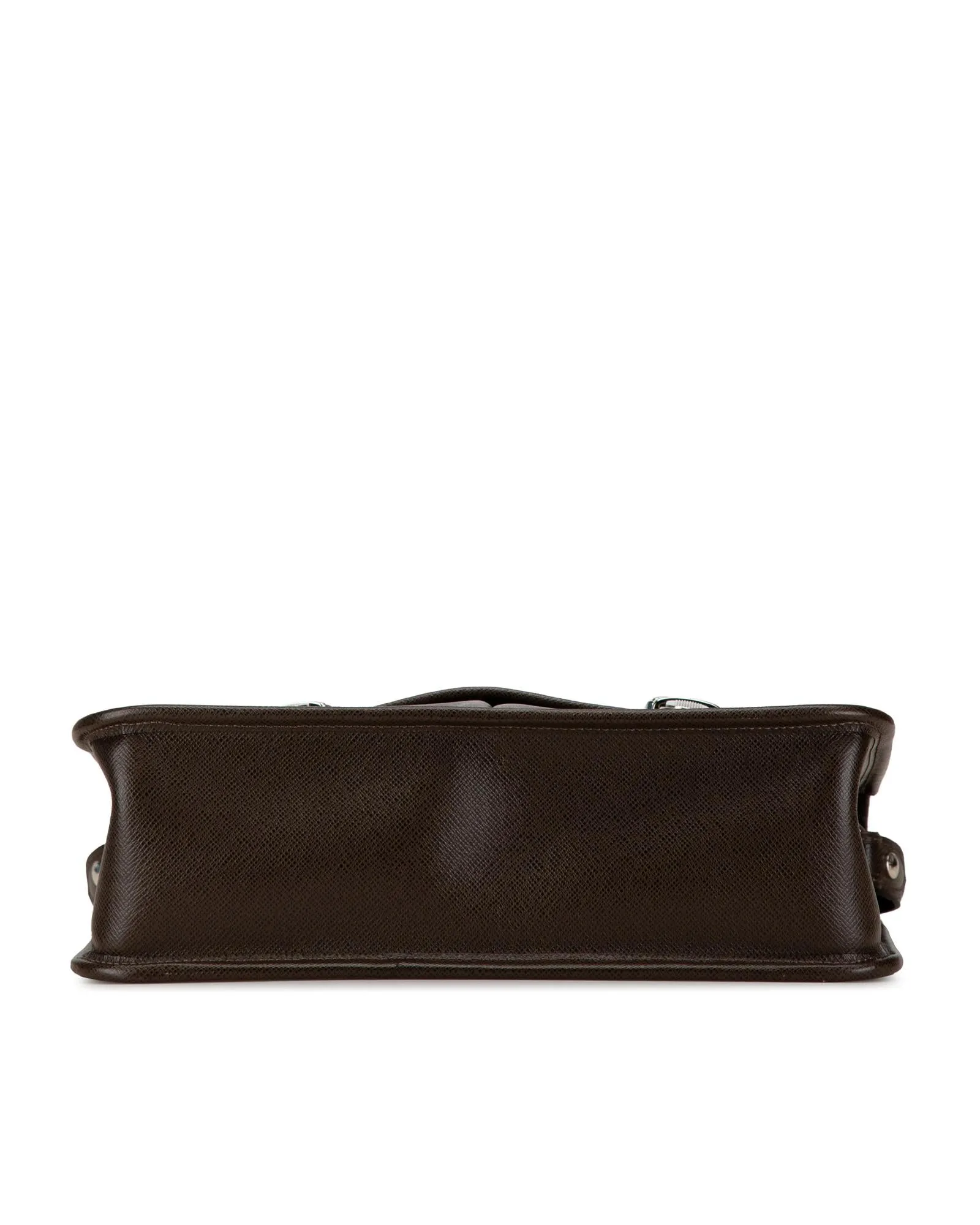 Taiga Leather Messenger Bag with Adjustable Strap and Multiple Pockets