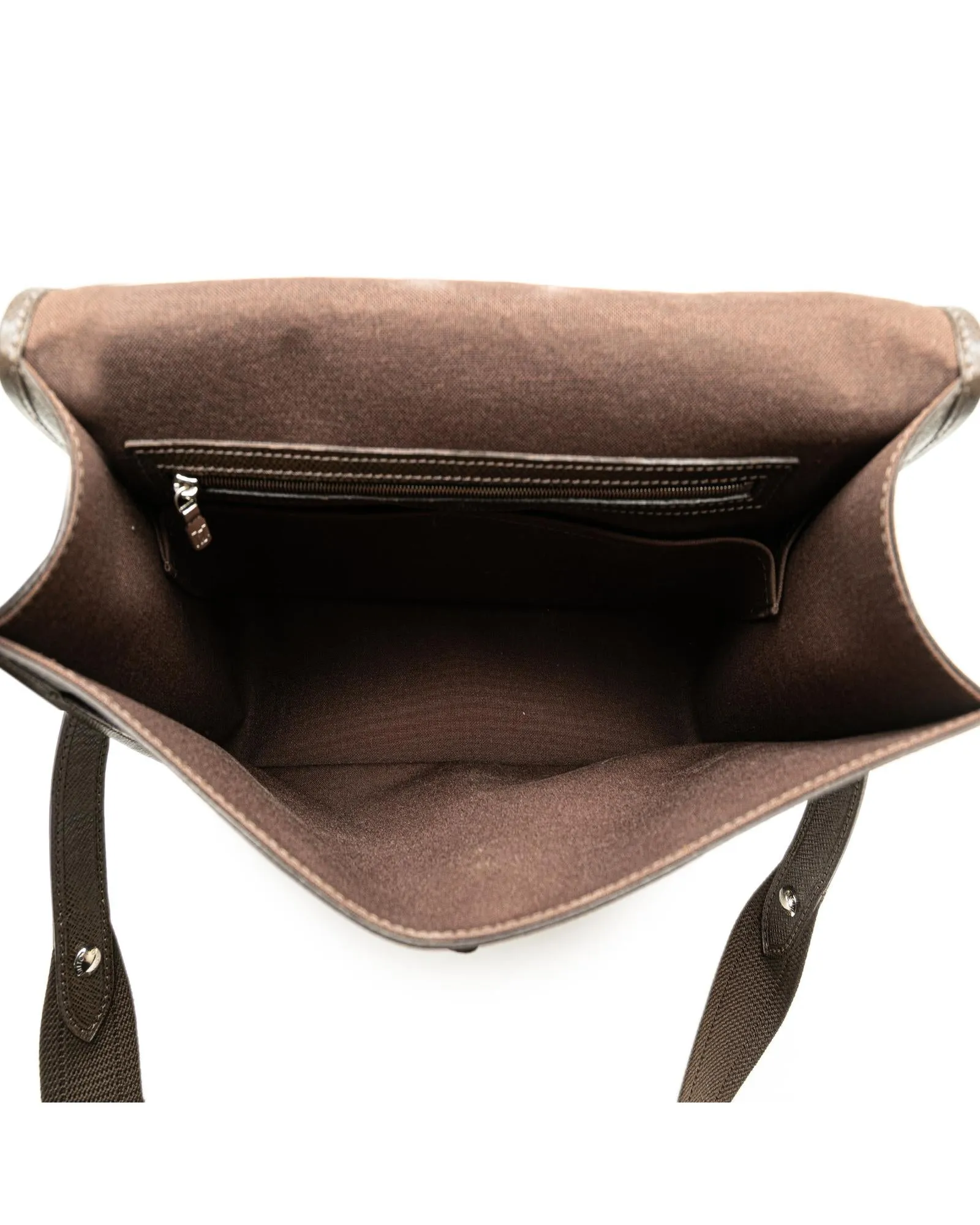 Taiga Leather Messenger Bag with Adjustable Strap and Multiple Pockets