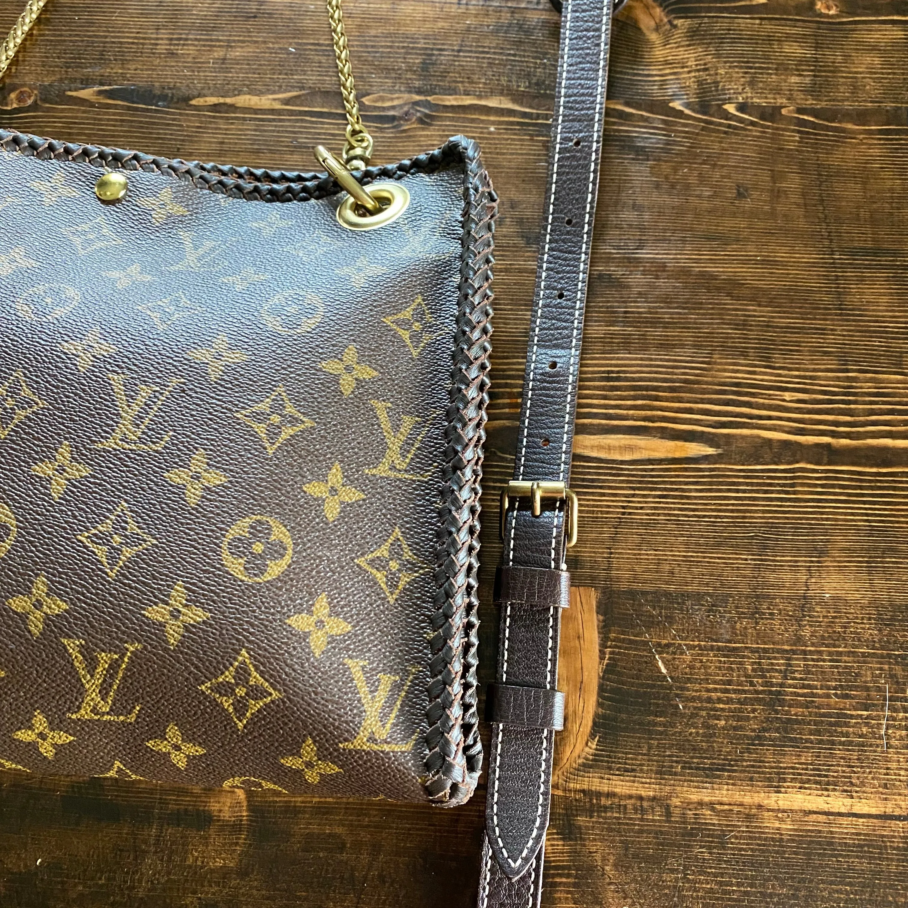 The Swan - Vintage Monogram Crossbody